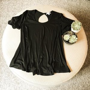 SHE & SKY Black flowy top